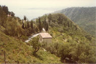 P vej ned fra Castel Mola, Sicilien 1979